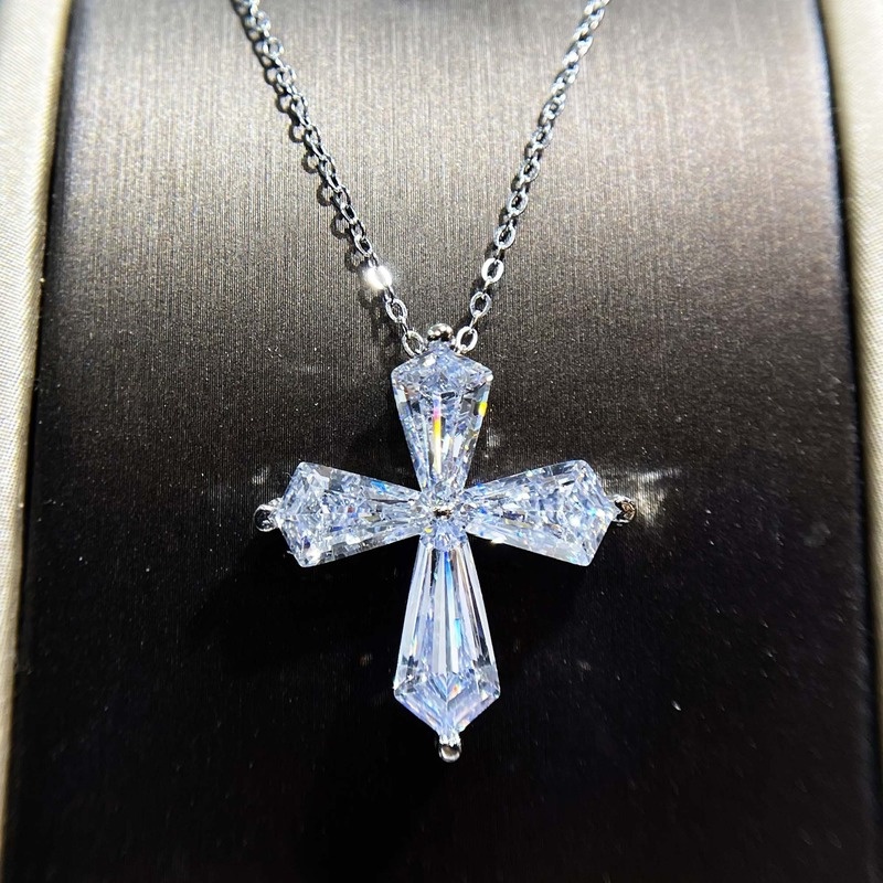 Luxury Super Flash High Carbon Diamond Cross Necklace