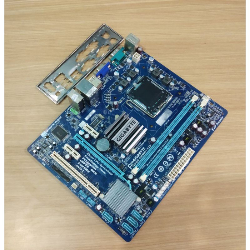 Paket Mobo G41 ddr3 Gigabyte plus Core2duo hsf