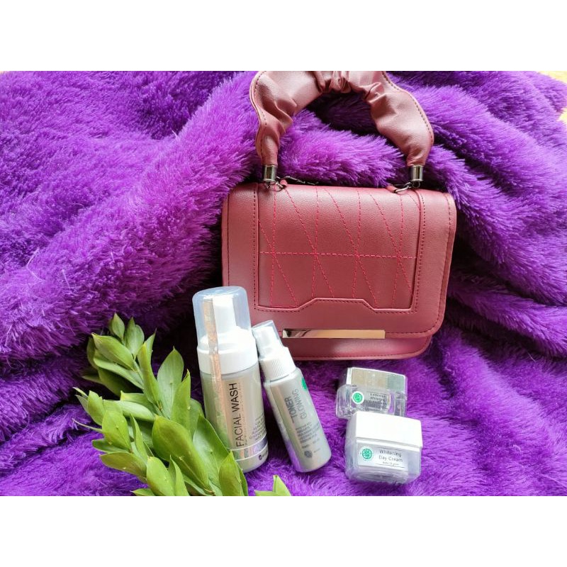 Ms Glow Free Gift Tas