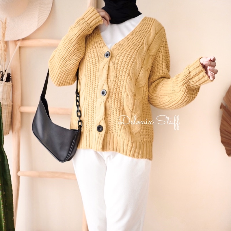 Chavina cable sweater premium