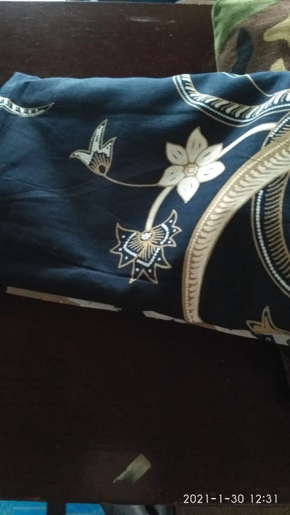 Kain Batik Solo Motif Merak Sinaran Dasar Navy