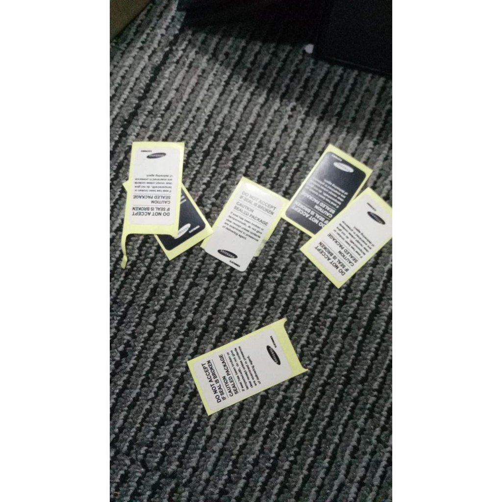 

Segel Box warna Hitam atau Putih