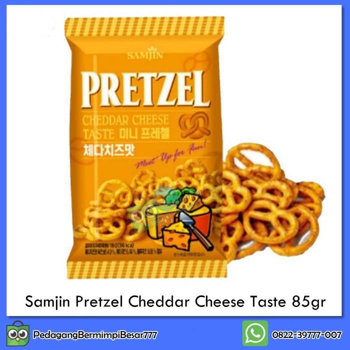 

Samjin Pretzel Cheddar Cheese Taste 85gr | Snack Korea | Cemilan Korea Best Seller