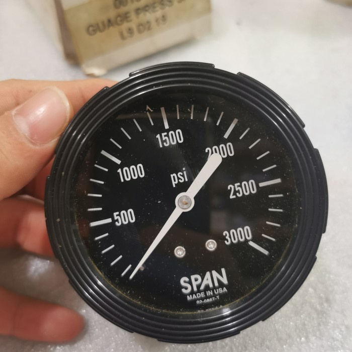 Pressure Gauge 3000psi 1/4" NPT Bottom SPAN LFP212-3000-PSI-G-CERT