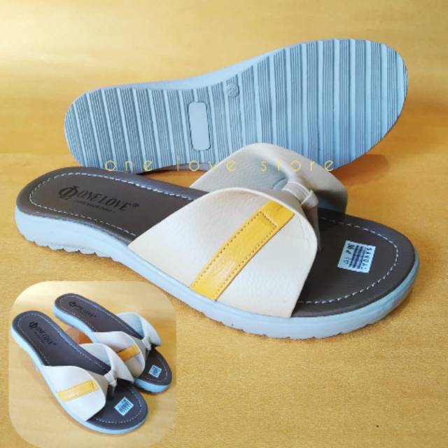 Sandal wanita One Love
