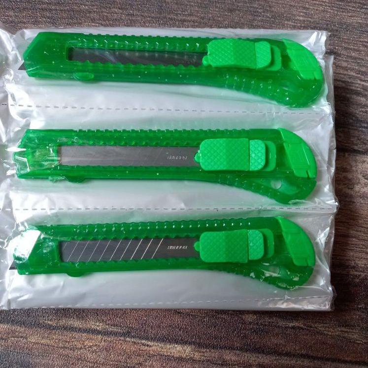 

[QuM ㊑] CUTTER BESAR 12pcs/TRANSPARAN/SILET /PEMES CUTTER ||Promo mingguan