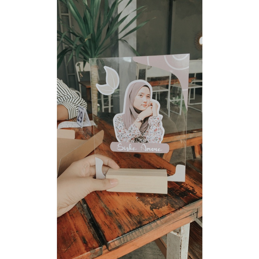 Akrilik Gift Costum | Akrilik hias, Kado wisuda, kado ulang tahun, Mute Gift