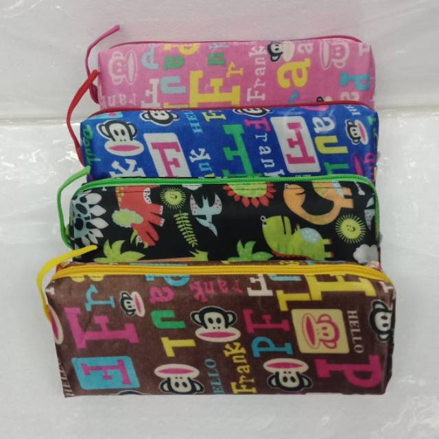 

Tempat Pensil Kain Karakter