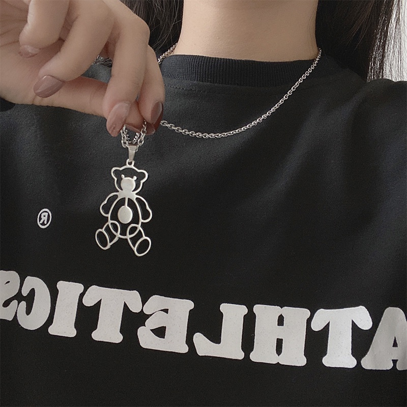 Kalung Rantai Panjang Liontin Beruang Hollow Gaya Korea Retro Hip-Hop Untuk Dekorasi