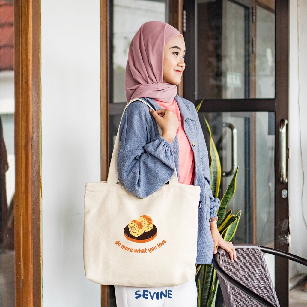 Sevine Tote Bag Kanvas Emily Resleting Kantong Tas Laptop Wanita Sekolah Fashion Totebag Kerja Quotes Foods Aesthetic - RA