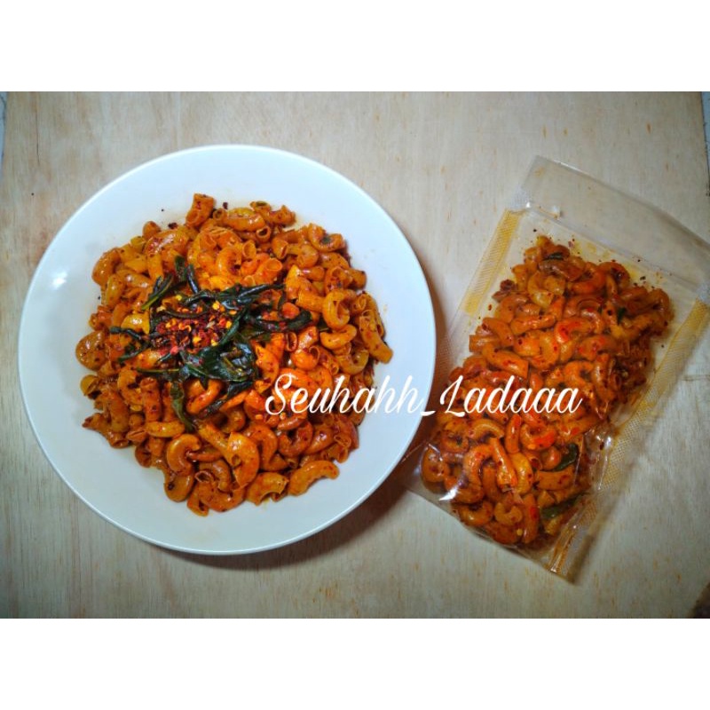 

Makaroni kriuk ekstra pedas daun jeruk 100gram