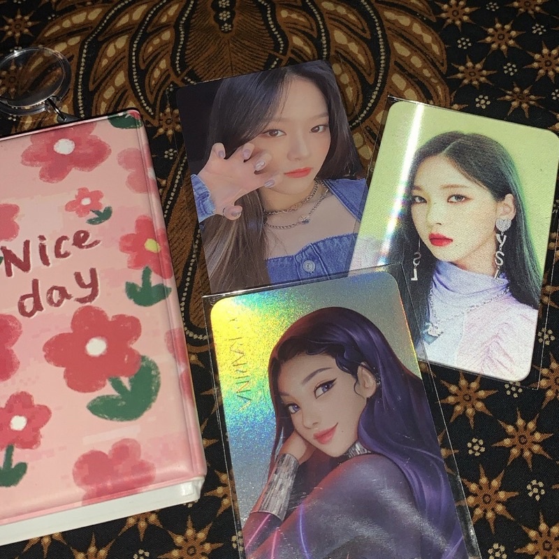 BUNDLE HYUNJIN SG22 LOONA MAUNG HOLOGRAM LENTICULAR BLACK MAMBA KARINA AESPA