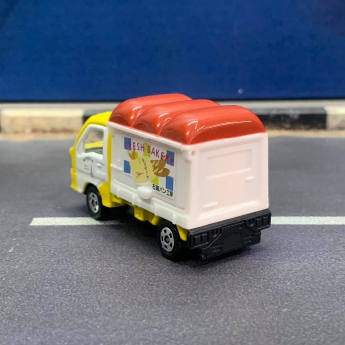 Tomica 10 Subaru Sambar Bakery - Damaged Box