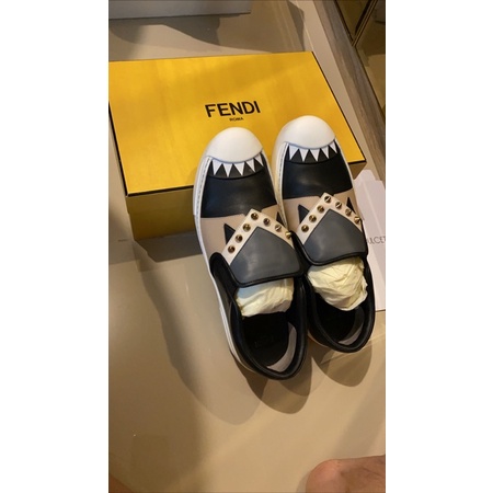 preloved Fendi sepatu