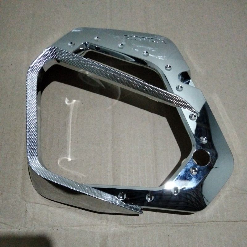 GARNISH RADIATOR VARIO 125 OLD BHOLAM