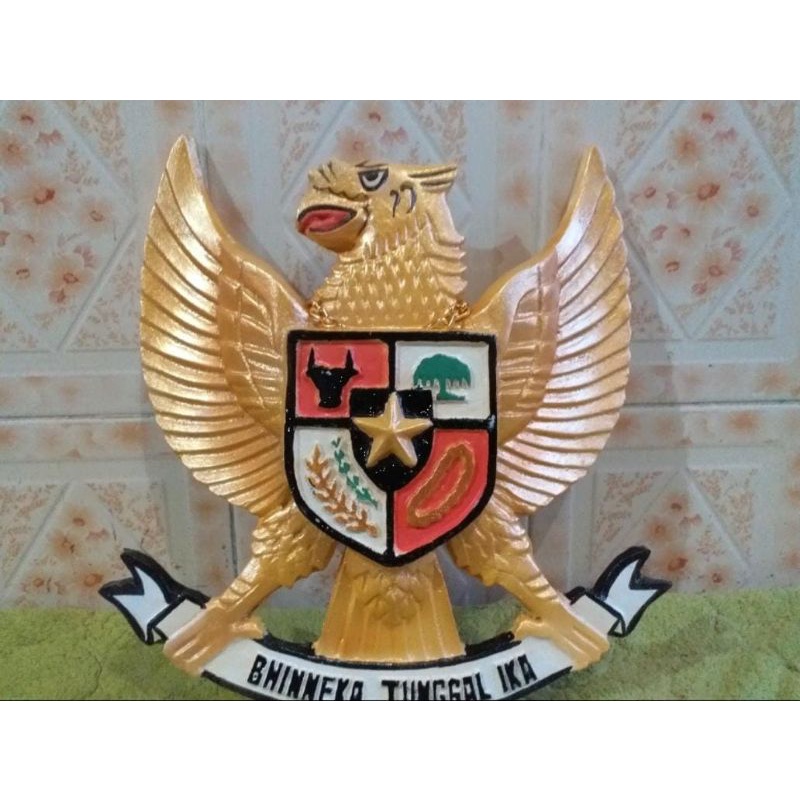 

Torso penampang model garuda Pancasila ukuran 40cm