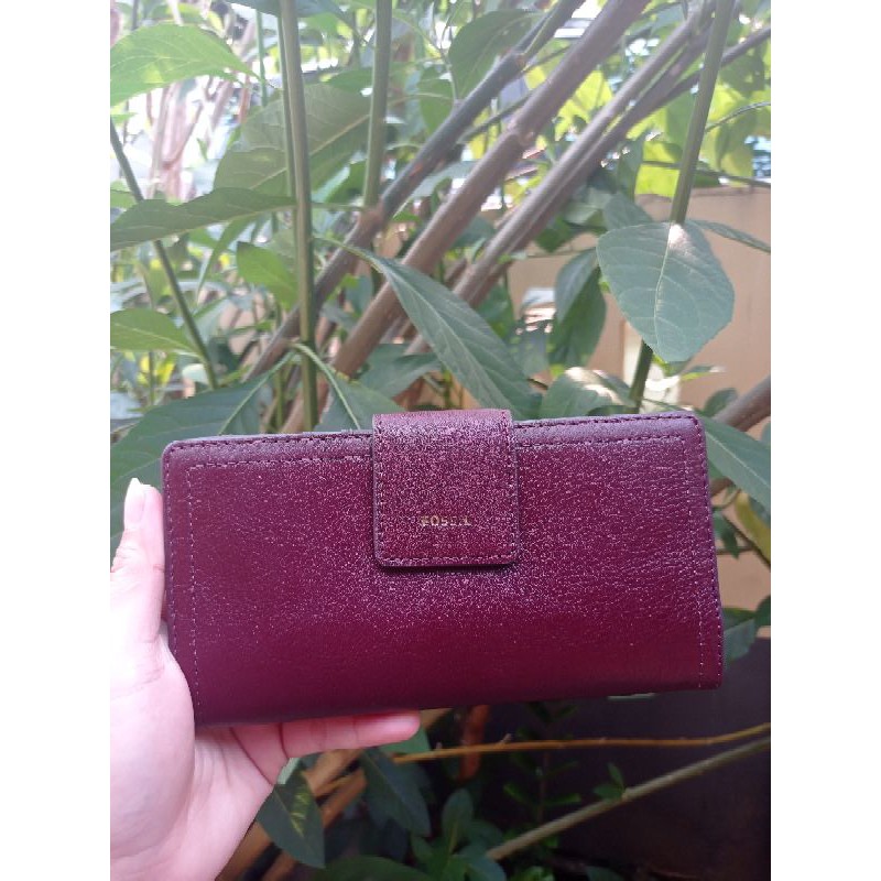 dompet fossil logan tab fig