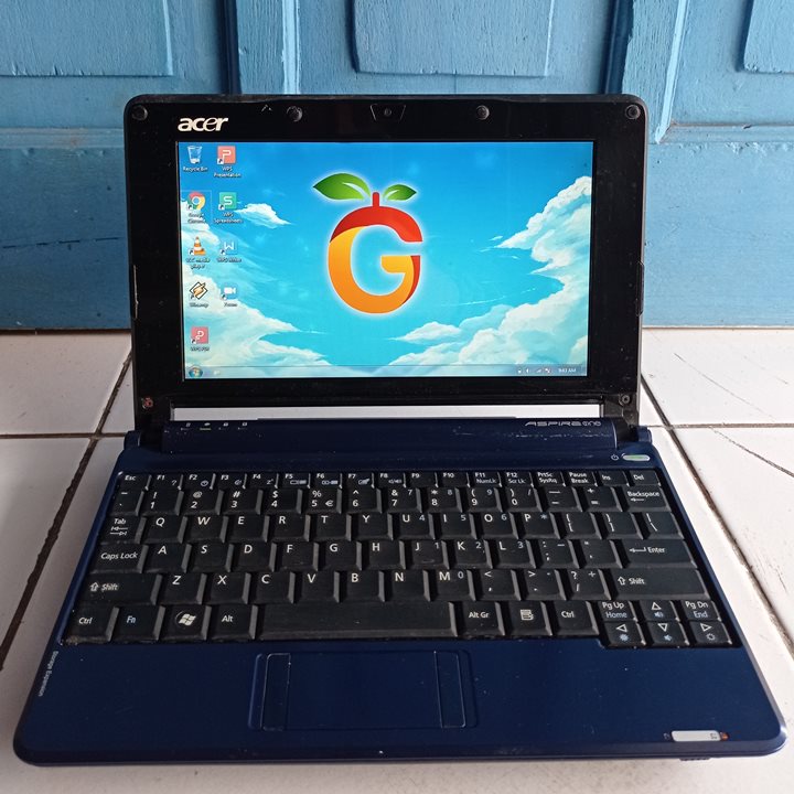 Acer Aspire One AOA150 Biru Donker  10 inch Intel Atom N570 Netbook Second Murah