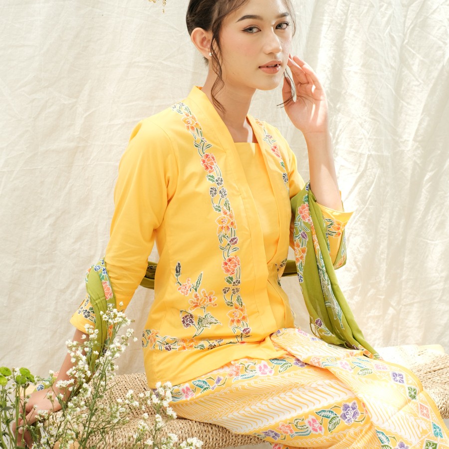 Kebaya Batik Encim Lengan 7/8 Meradelima Katun Kuning