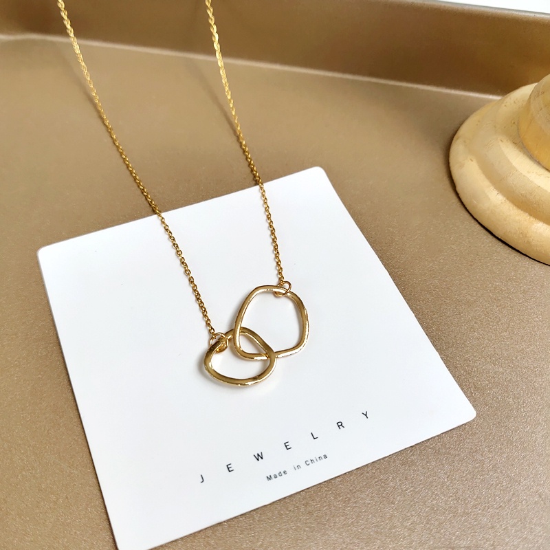 Kalung Rantai Dengan Liontin Cincin Interlocking Ganda Untuk Aksesoris