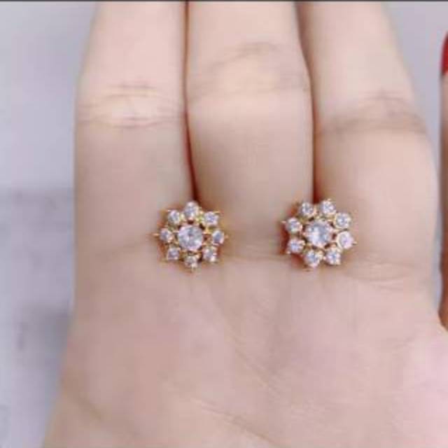 Anting tusuk mata2 gold