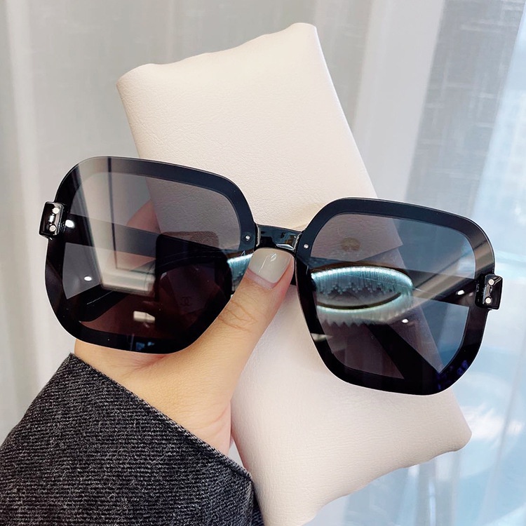 Square Frameless Rice Nail Kacamata Hitam Wanita New Fashion Sunglasses Personality Net Red Same Large Frame Sun Shading Sunglasses