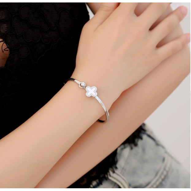 Gelang Titanium Wanita Liontin Clover Titanium Fashion Korea-4