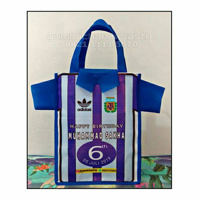 

Tas souvenir goodiebag baju bola