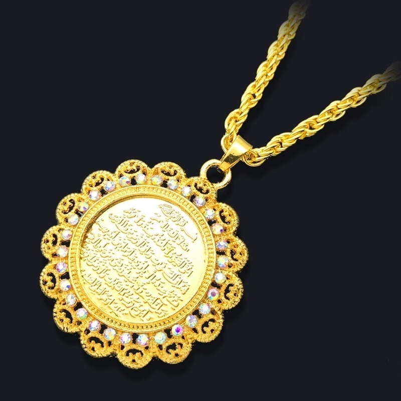 Kalung Rantai Dengan Liontin Bentuk Alkitab Arab Aksen Berlian Imitasi Warna Emas