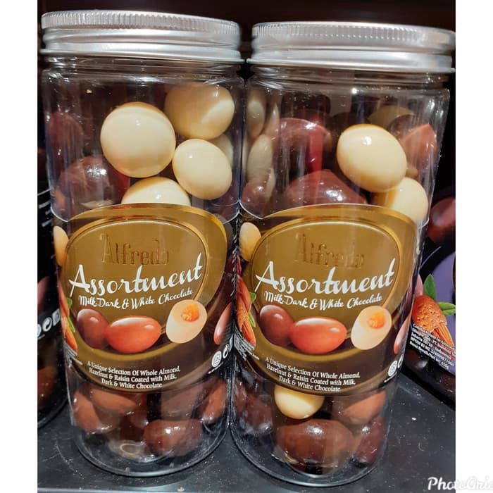 

Afredo Assorted Milk Dark & White Chocolate 280gr-Chocolate Import
