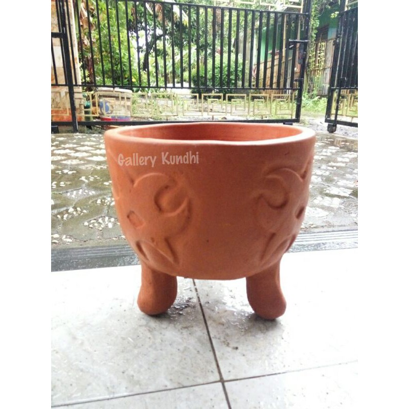 P013 Pot Unik ornament timbul Kalimantan gerabah Tembikar Terracotta kasongan
