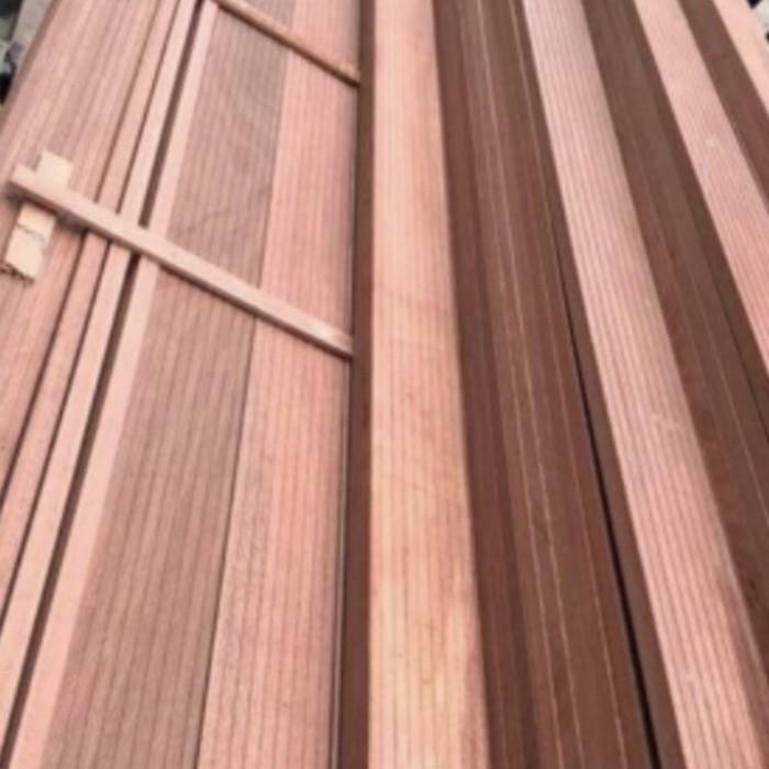 Mata ketam papan sirip walet