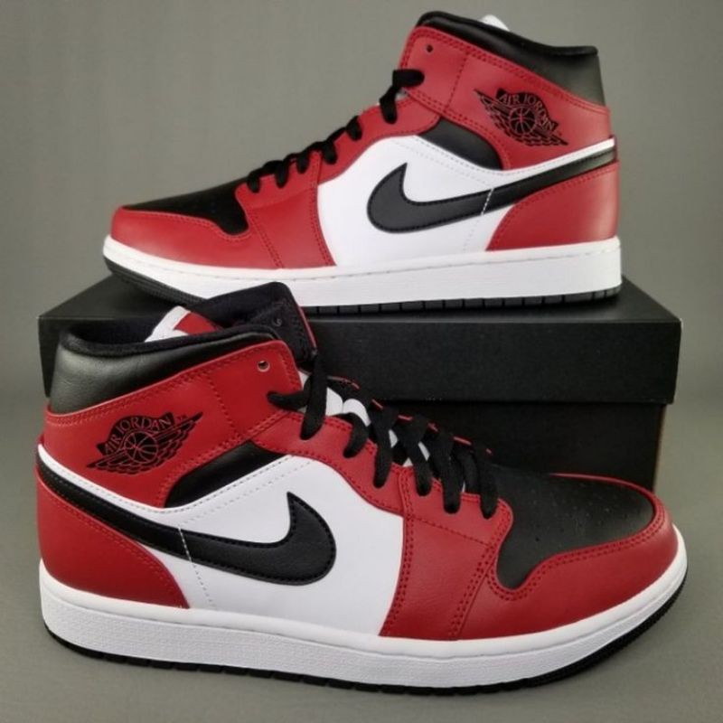 NIKE AIR JORDAN 1 MID CHICAGO BLACK TOE