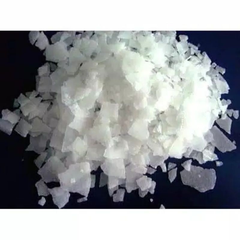 Sodium hidroksida atau soda api flake caustic soda/ NaOH