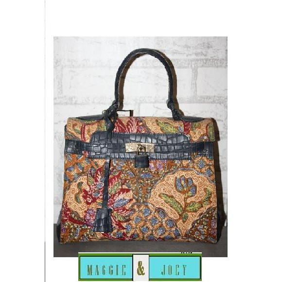 Savitri flap bag in hand painted Batik 3 Negri