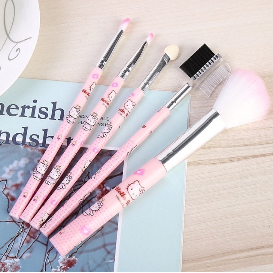 PA 5PCS Set Kuas 5 in 1 Make Up Brush Karakter Doraemon Hello Kitty Kuas Makeup Eyebrow Brush Blush On Brush Eyeshadow Brush Sponge AK063