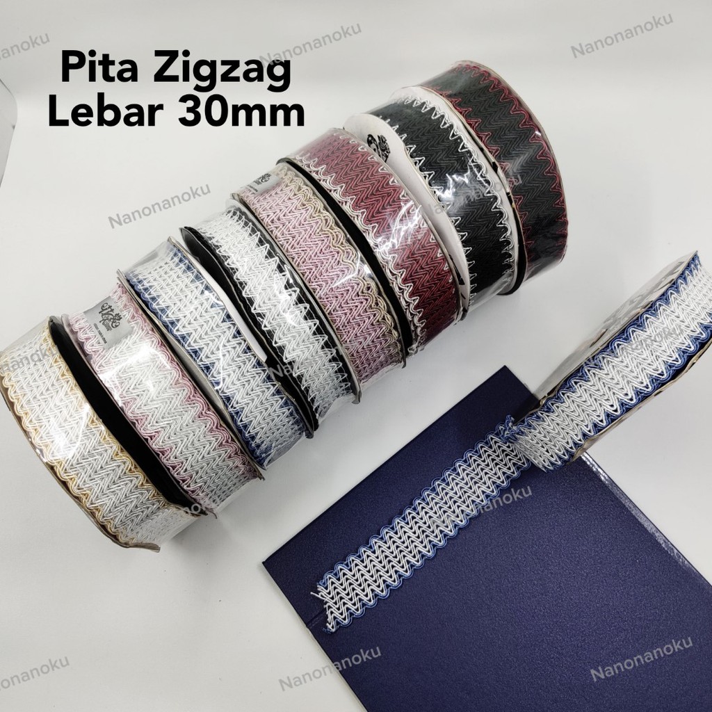 

Pita Kain 3 cm Zig Zag Rongga Hiasan Hampers Souvenir Mahar