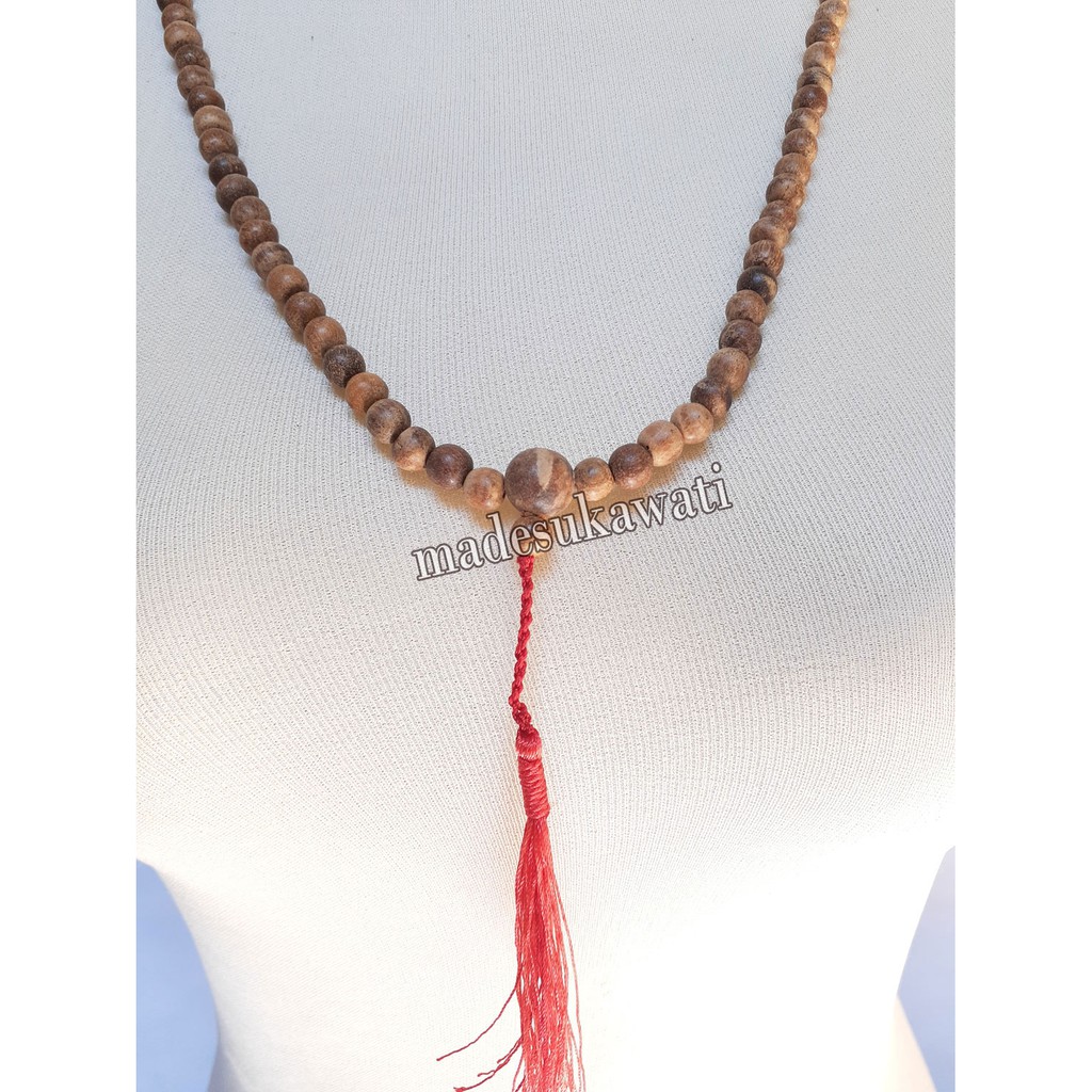 Kalung tasbih bola kayu kuncir