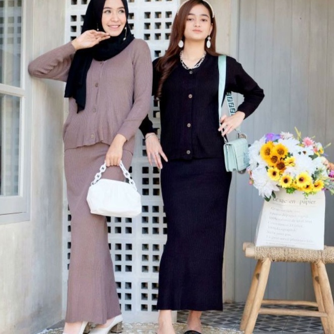 SETELAN /ONE SET ROK RAJUT PANJANG+CROP WILLY CARDY KANCING BATOK