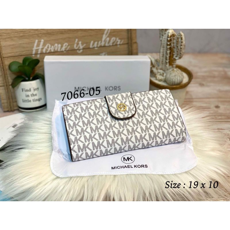 Dompet Panjang Lipat Kancing Wanita Kode 7066