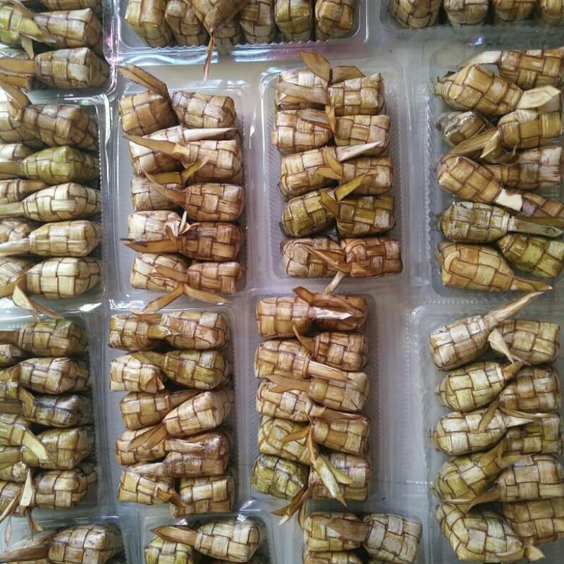 

KETUPAT KETAN