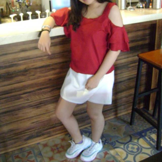 BAJU BLOUSE ATASAN SABRINA BAHU BOLONG  KOREA  MERAH TANGAN PENDEK