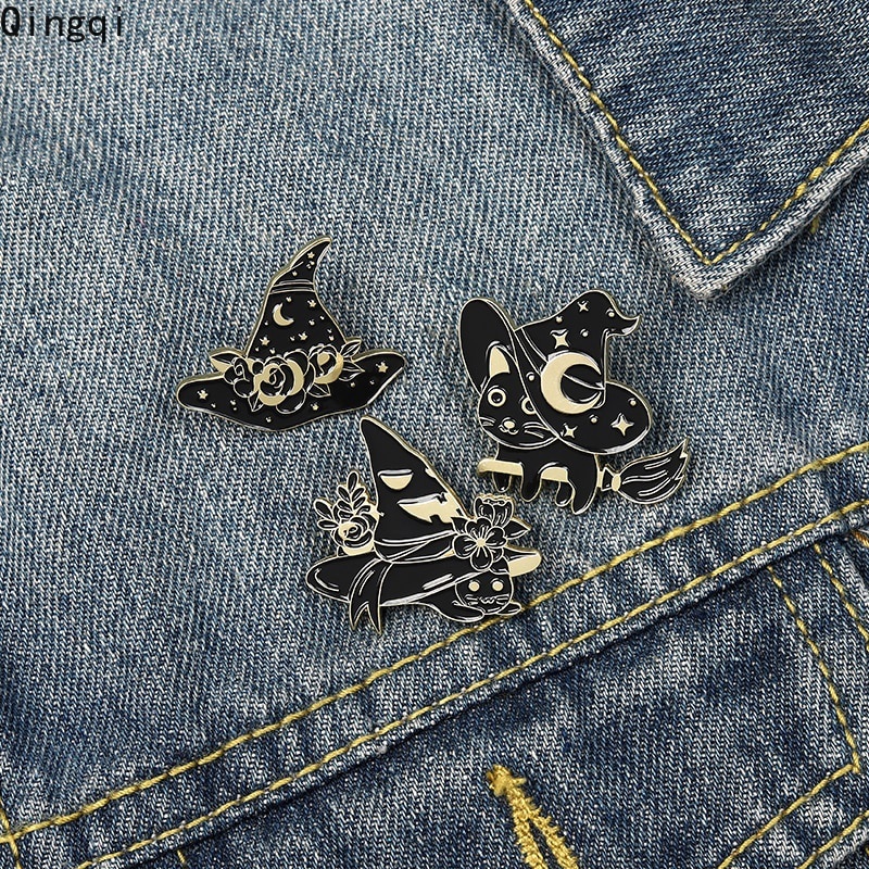 Bros Pin Enamel Desain Kucing Penyihir Warna Hitam Gaya Gothic Untuk Kerah Pakaian