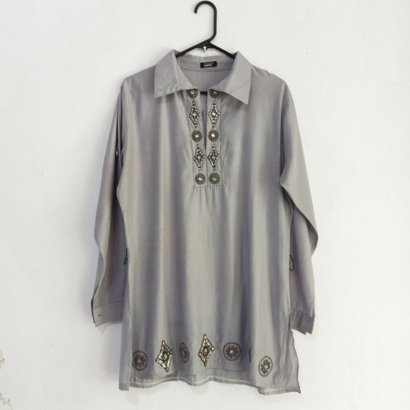 Tunik / Baju Muslim Wanita Warna Abu Muda Rampage