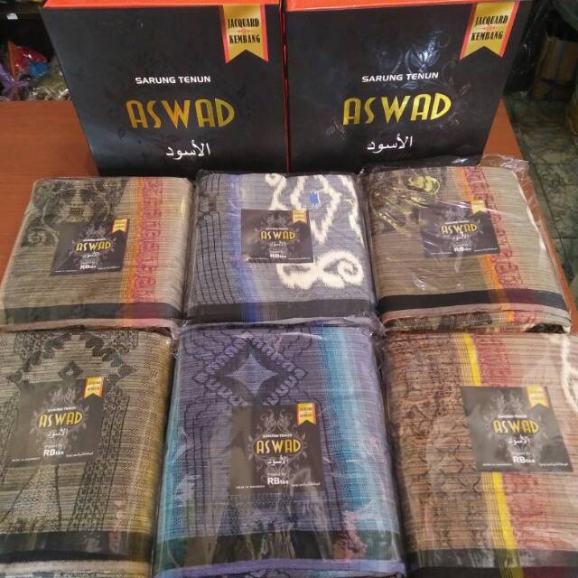 Sarung aswad jacquard kembang, sarung tenun