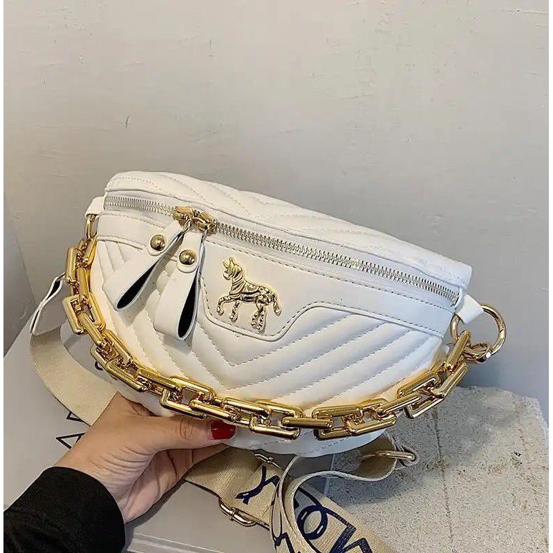 

Kode : ELJ 5161IDR : 130 rb Bahan : Kulit Pu ukuran: 16 x 23 x 9 cm Warna : Black,White