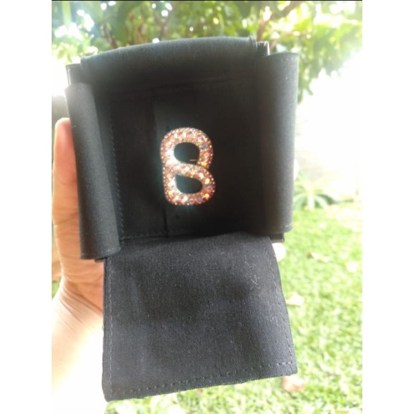 preloved gleaming brooch buttonscarves