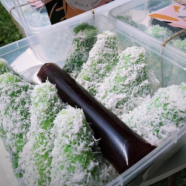

LUPIS (JAJANAN/KUE TRADISIONAL)