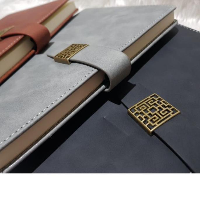 

COD AG 06 Agenda Kulit A5 / Buku Catatan / Notebook Kulit exclusive dapat di custom Logo Perusahaan