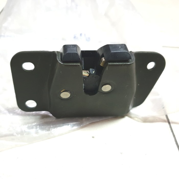 Door Lock Bagasi Asli Mitsubishi Kuda